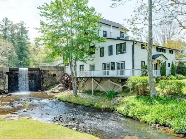 20 Lake Jordan Dr #502, Flat Rock, NC 28731