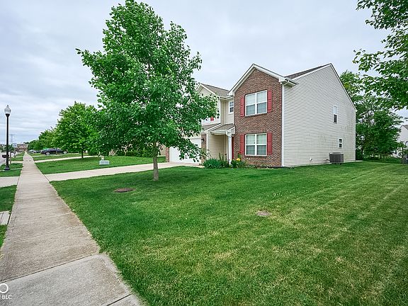 3rd image of 4522 Angelica Dr
