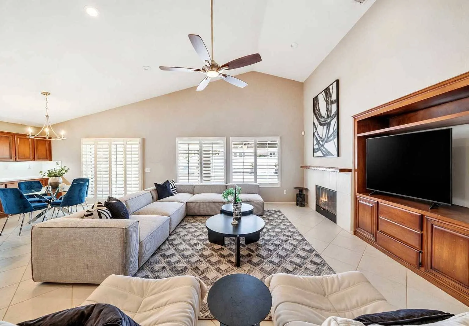 3 bed, 2.5 bath, 2481 sqft, $7,000 — Photo 2