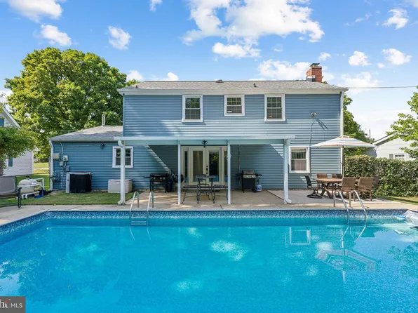 2209 Harwood Ln, Bowie, MD 20716