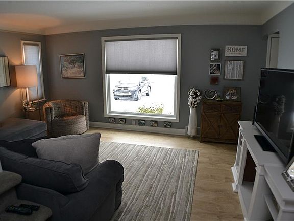 5th image of 10820 Woodview Blvd