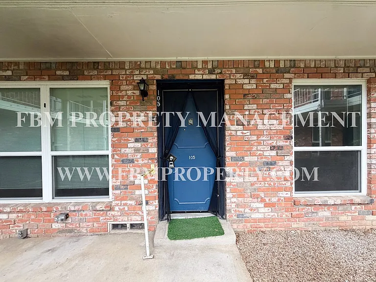 518 N Rogers St #105 — Photo 9