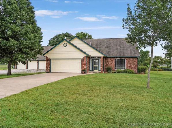 10672 Canyon Oaks Ct, Claremore, OK 74017