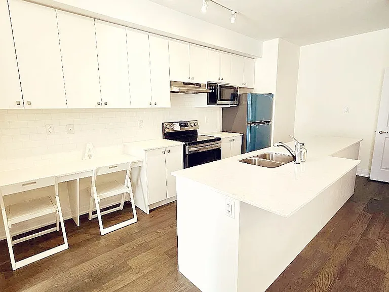 1970A Victoria Park Ave #24 — Photo 3