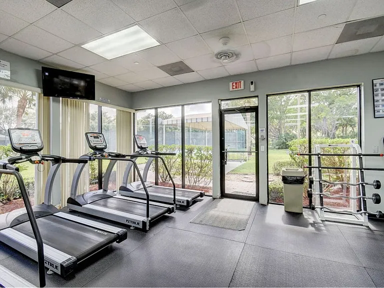 1004 Landings Blvd — Photo 45