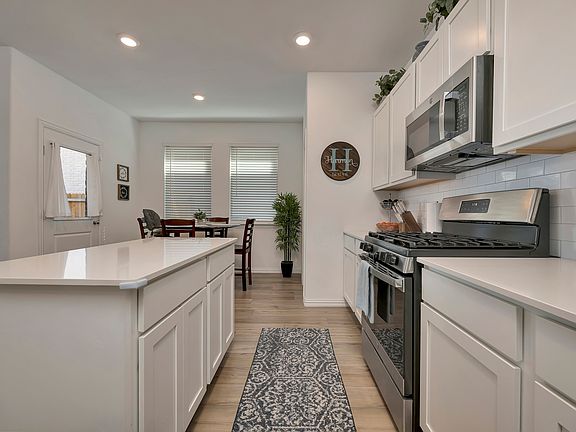 5th image of 2604 Starwater Dr