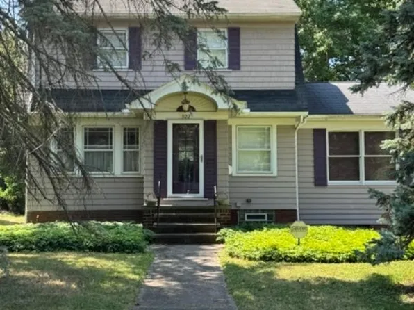 922 Montford Rd, Cleveland Heights, OH 44121