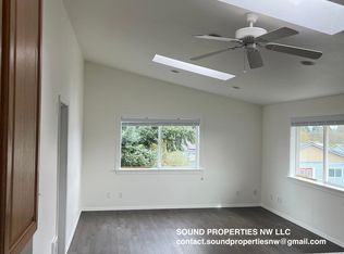 1541 SW 162nd St, Seattle, WA 98166