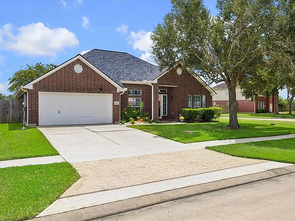 2nd image of 202 Meadowhill Ln
