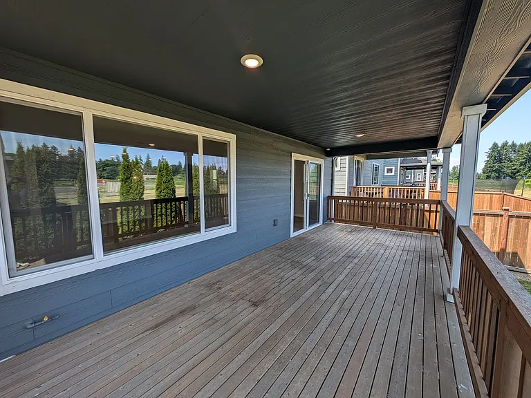 938 Burwood St SE — Photo 34