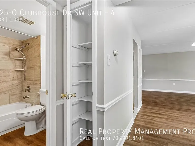 125O Clubhouse Dr SW #4 — Photo 15