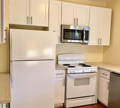 2nd image of 143 Englewood Ave