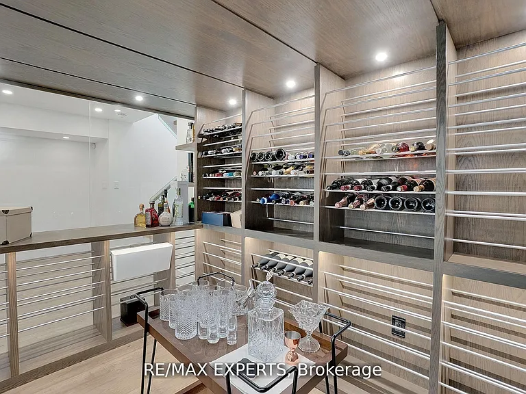 7 Woodvalley Dr — Photo 33