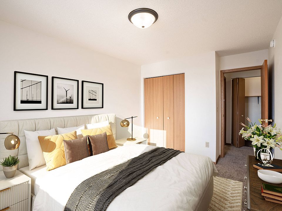 Fargo, ND Fieldstone Apartments | 21A | Bedroom