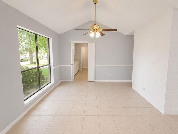 5th image of 3403 Woodstream Pl