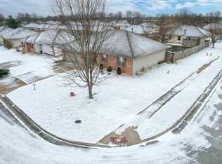 4452 W Madison St, Springfield, MO 65802