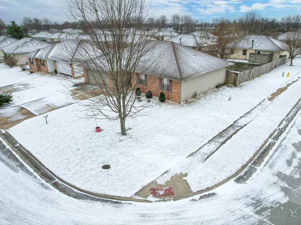 4452 W Madison Street, Springfield, MO 65802