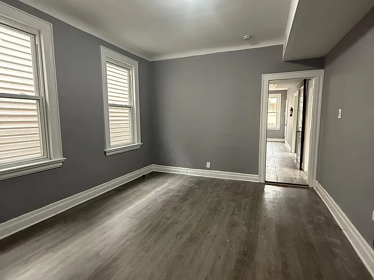 903 Hunterdon St #2R — Photo 3