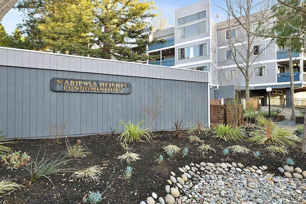 2 bed, 1048 sqft, $4,000 — Photo 1