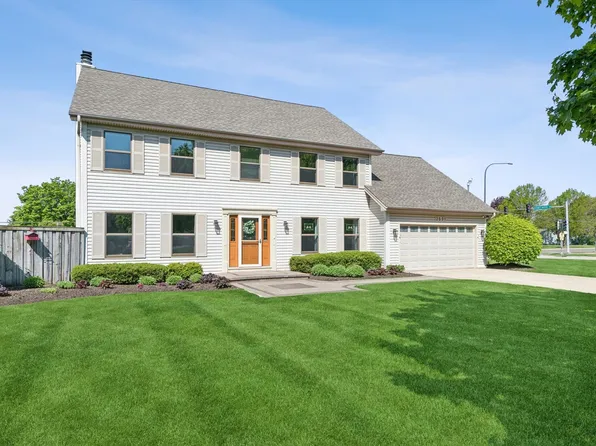 2001 Lakeview Ct, Naperville, IL 60565