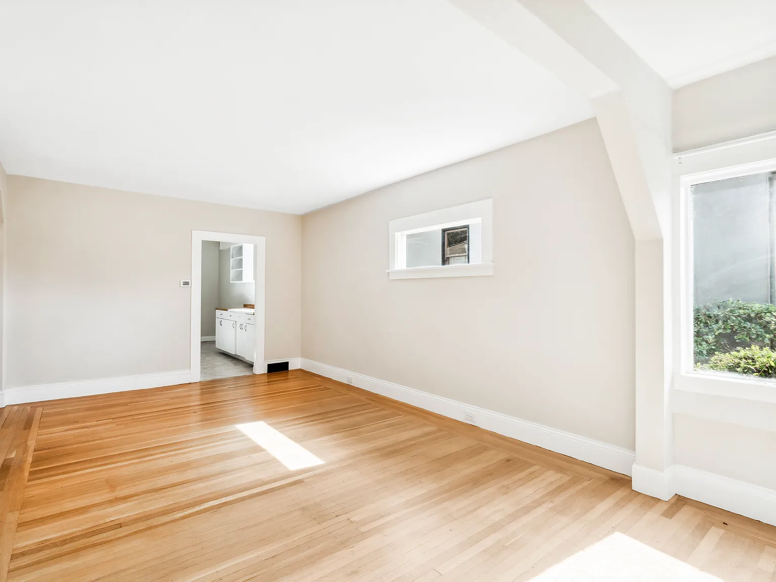 2 bed, 818 sqft, $4,000 — Photo 4