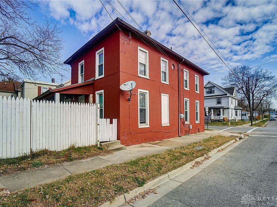 2nd image of 301 N 1st St