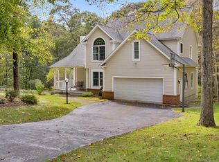 132 Edstrom Rd, Marlborough, CT 06447