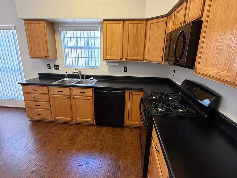 5408 Cove Point Dr — Photo 8