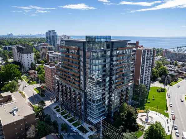 21 Park St E, Mississauga, ON