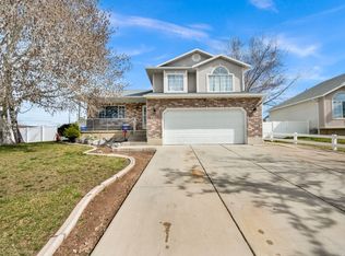 1284 N 900 W, Clinton, UT 84015