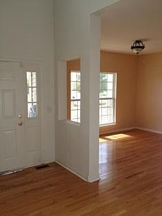 3rd image of 5754 McKenzie Dr