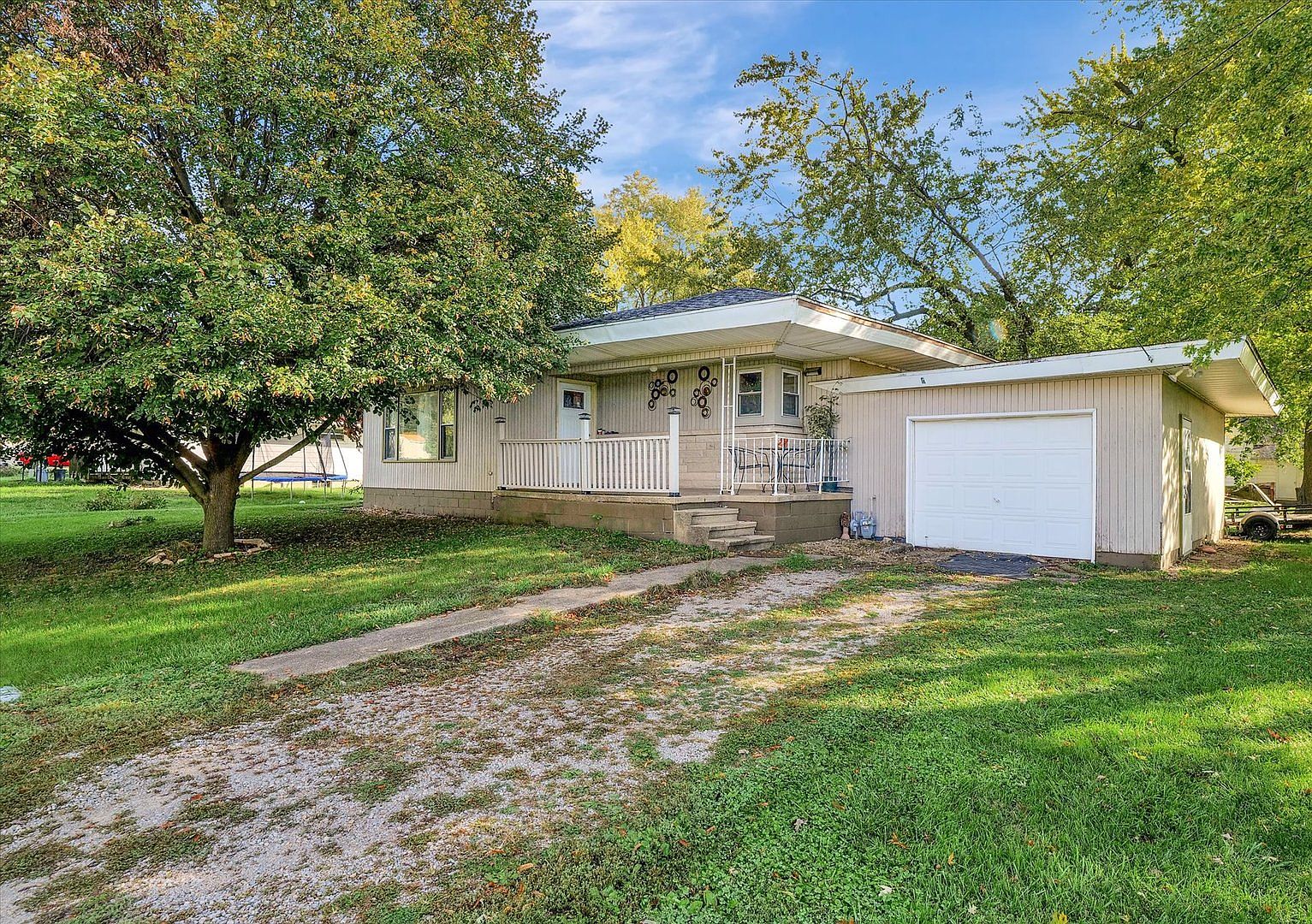 20 Westwood St, Weldon, IL 61882 Zillow