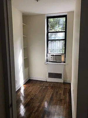 Rented by Salon Realty Corp | media 16