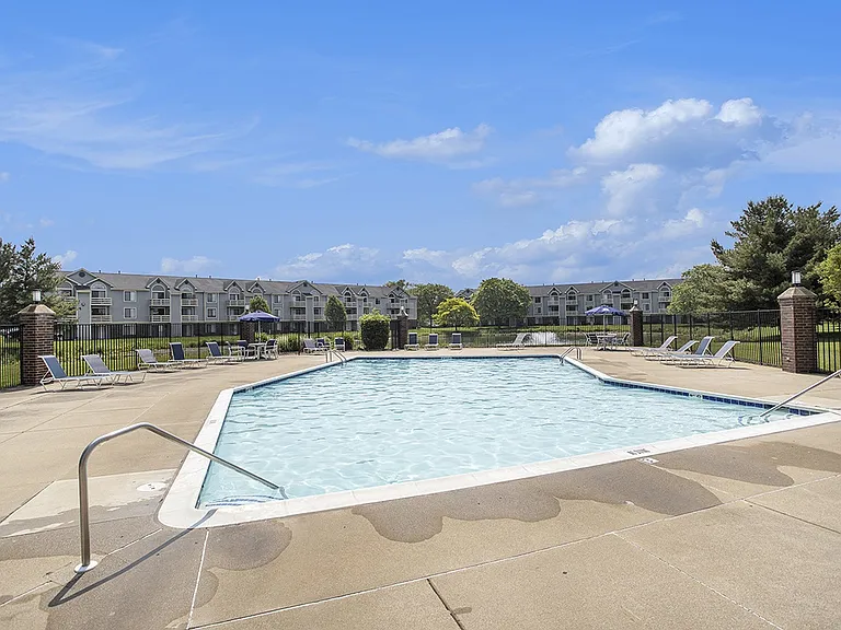 Pine Knoll Apartments — Photo 43