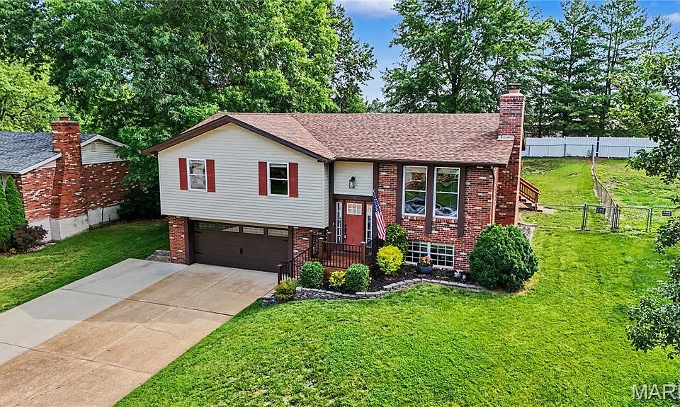 1st image of 1564 Park Ridge Ln