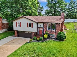1564 Park Ridge Ln, Arnold, MO 63010