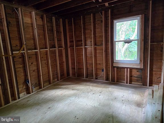 5th image of 525 S Pine St
