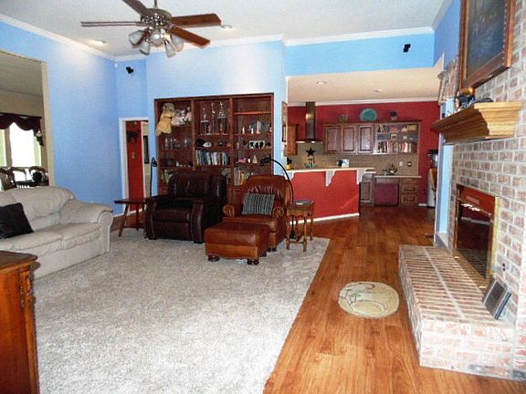 4th image of 3510 Woodhaven Dr