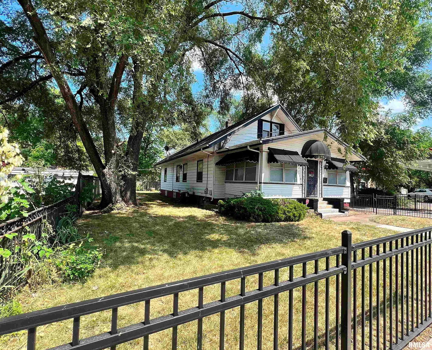 1010 S Western Ave photo 1