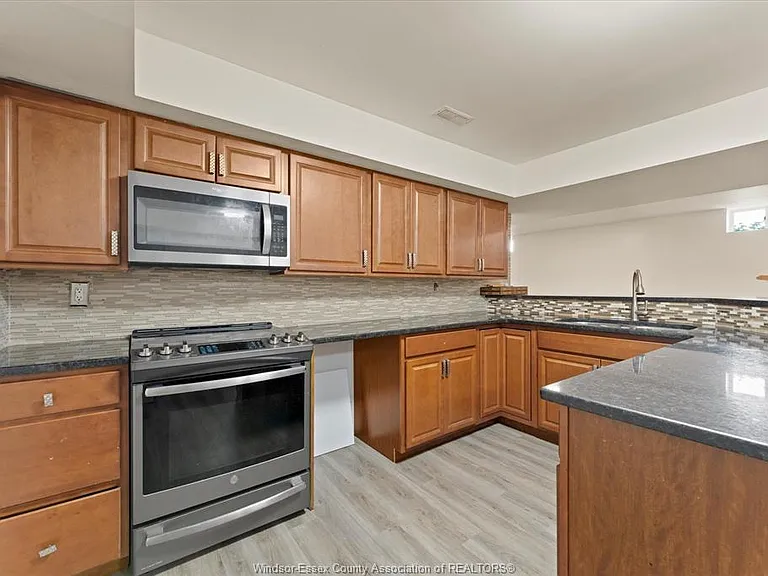 5740 Wayne St — Photo 31