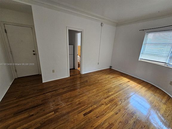 3rd image of 850 Jefferson Ave APT 1