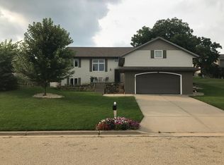 421 Ruste Rd, Barneveld, WI 53507