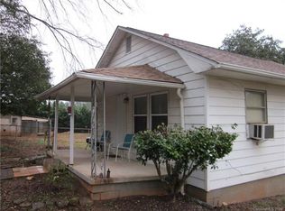 8712 Oak Dr NE, Charlotte, NC 28269