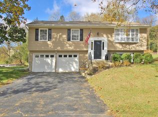 74 Cardinal Dr, Poughkeepsie, NY 12601