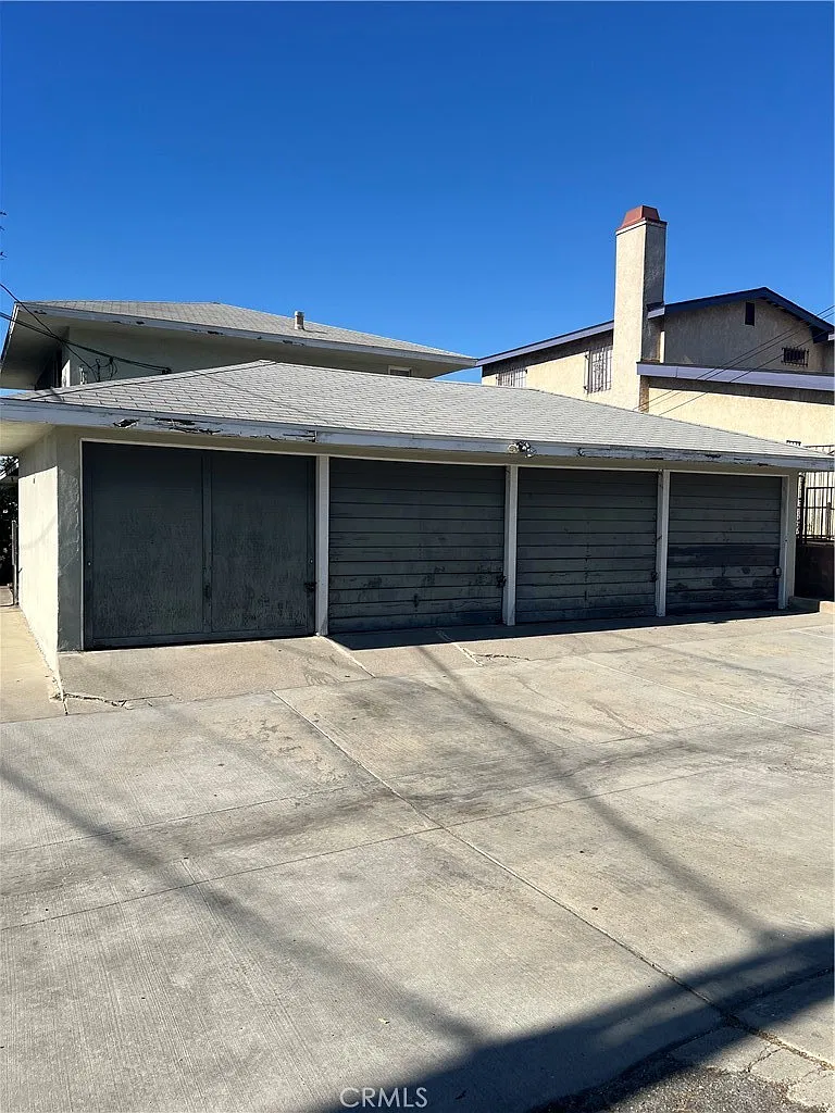 2 bed, 1015 sqft, $2,265 — Photo 4