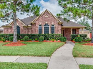 104 Arbor Springs Ln, Dickinson, TX 77539