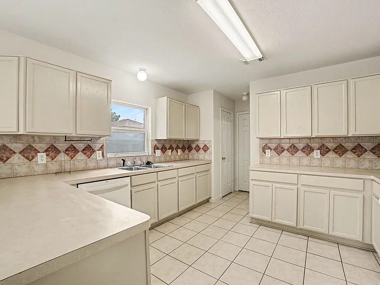 19130 Edens Dawn Dr — Photo 8