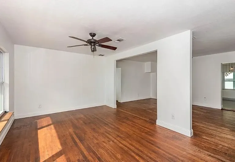 2821 Drake Dr — Photo 5