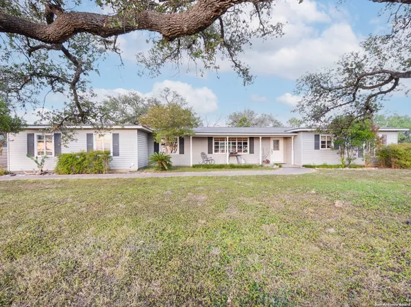 3150 F.M. 462 N, Hondo, TX 78861