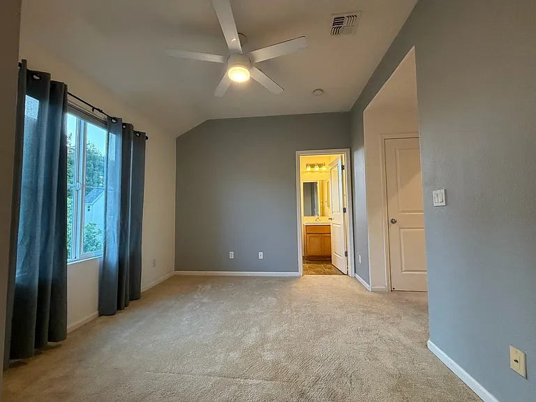 487 Metro Walk Way — Photo 32